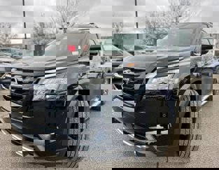 New 2025 Nissan Pathfinder Platinum image 1