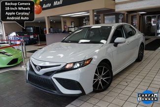 Used 2022 Toyota Camry SE image 1