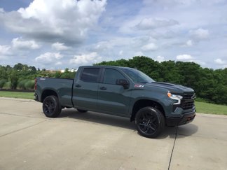New 2025 Chevrolet Silverado 1500 LT Trail Boss w/ Convenience Package II image 1