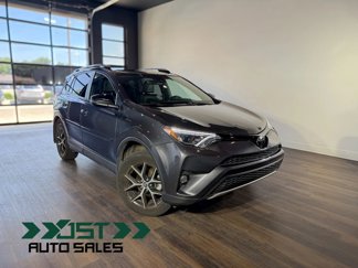Used 2018 Toyota RAV4 SE image 1