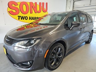 Used 2018 Chrysler Pacifica Touring-L Plus w/ S Appearance Package image 1