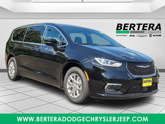 New 2026 Chrysler Pacifica Select image 1