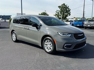 New 2025 Chrysler Pacifica Select image 1