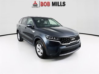 Used 2022 Kia Sorento LX image 1