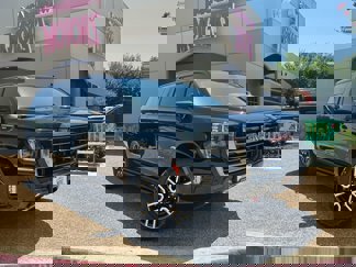 Used 2022 GMC Yukon XL AT4 image 1
