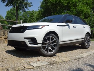 New 2026 Land Rover Range Rover Velar Dynamic SE image 1