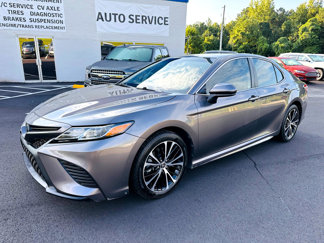 Used 2020 Toyota Camry SE image 1