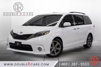 Used 2017 Toyota Sienna SE image 1