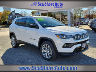 Used 2022 Jeep Compass Latitude image 1