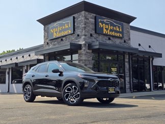 Used 2025 Chevrolet Trax RS image 1