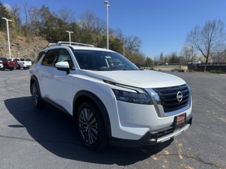 New 2025 Nissan Pathfinder SL w/ SL Premium Package image 1