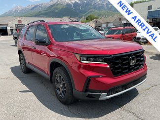 Used 2025 Honda Pilot TrailSport image 1