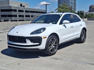 Used 2025 Porsche Macan image 1