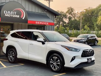 Used 2021 Toyota Highlander XLE image 1