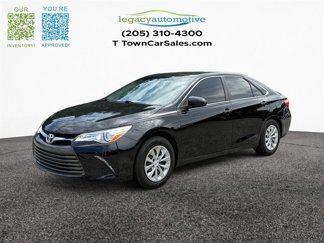 Used 2017 Toyota Camry LE image 1