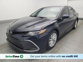 Used 2021 Toyota Camry LE image 1