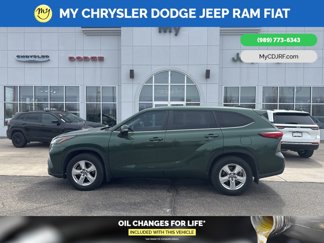 Used 2023 Toyota Highlander L image 1
