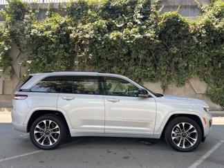 Used 2022 Jeep Grand Cherokee Overland image 1