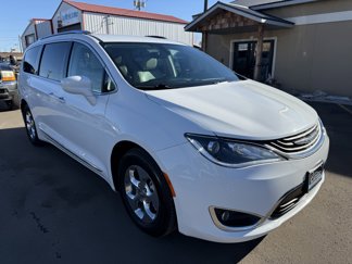 Used 2018 Chrysler Pacifica Touring-L image 1