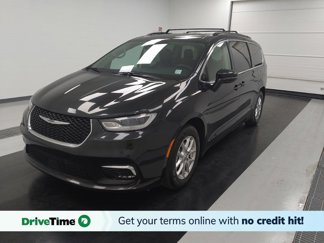 Used 2022 Chrysler Pacifica Touring-L image 1