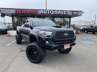 Used 2018 Toyota Tacoma TRD Sport image 1