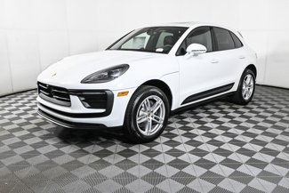 Certified 2025 Porsche Macan image 1