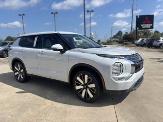 New 2025 Mitsubishi Outlander SE image 1