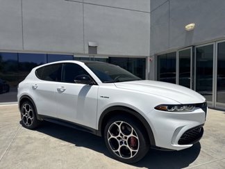 New 2025 Alfa Romeo Tonale w/ Premium Package image 1