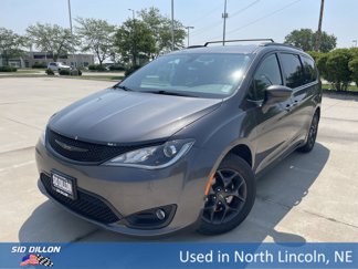 Used 2019 Chrysler Pacifica Touring-L w/ S Appearance Package image 1