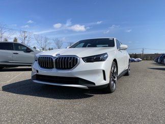New 2025 BMW i5 xDrive40 w/ Premium Package image 1
