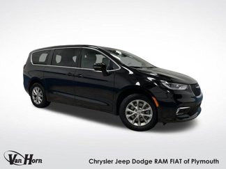 New 2025 Chrysler Pacifica Select image 1