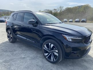 Used 2024 Volvo XC40 B5 Plus w/ Climate Package image 1