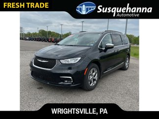 Used 2023 Chrysler Pacifica Limited image 1