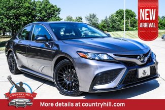 Used 2024 Toyota Camry SE image 1