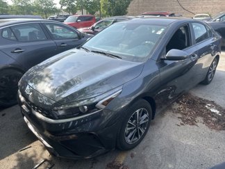 Used 2023 Kia Forte LXS image 1