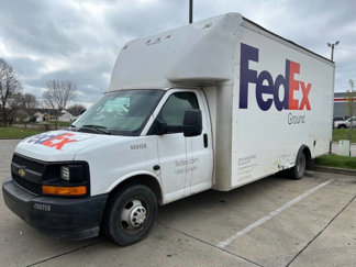 Used 2017 Chevrolet Express 3500 Extended image 1