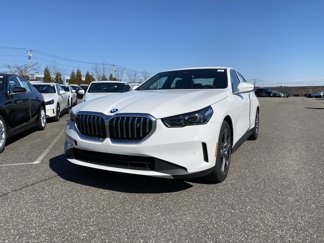New 2025 BMW i5 xDrive40 w/ Premium Package image 1