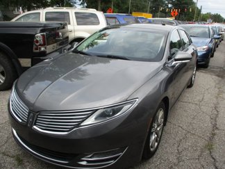 Used 2014 Lincoln MKZ image 1