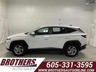 Used 2024 Hyundai Tucson SE image 1