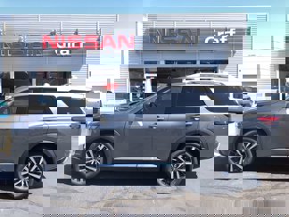 New 2025 Nissan Pathfinder Platinum image 1