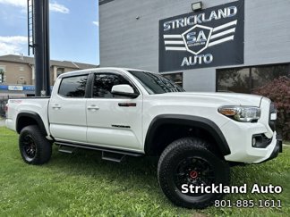 Used 2022 Toyota Tacoma TRD Off-Road image 1
