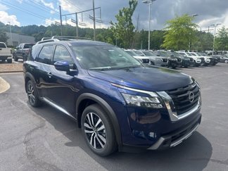 New 2025 Nissan Pathfinder Platinum image 1