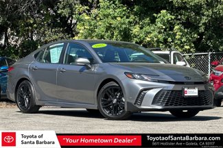 Used 2025 Toyota Camry SE image 1