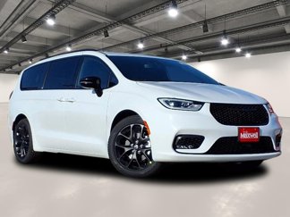 New 2025 Chrysler Pacifica Limited image 1