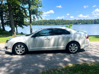 Used 2010 Ford Fusion SE image 1