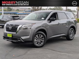 New 2025 Nissan Pathfinder S image 1