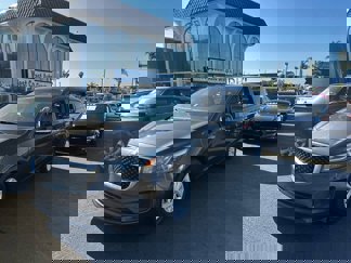 Used 2017 Kia Sedona LX w/ LX Essentials Premium Package image 1