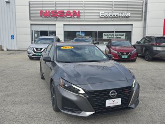 Used 2023 Nissan Altima 2.5 SR w/ SR Premium Package image 1