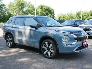 New 2025 Mitsubishi Outlander SEL image 1