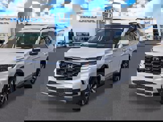 New 2025 Honda Pilot Touring image 1